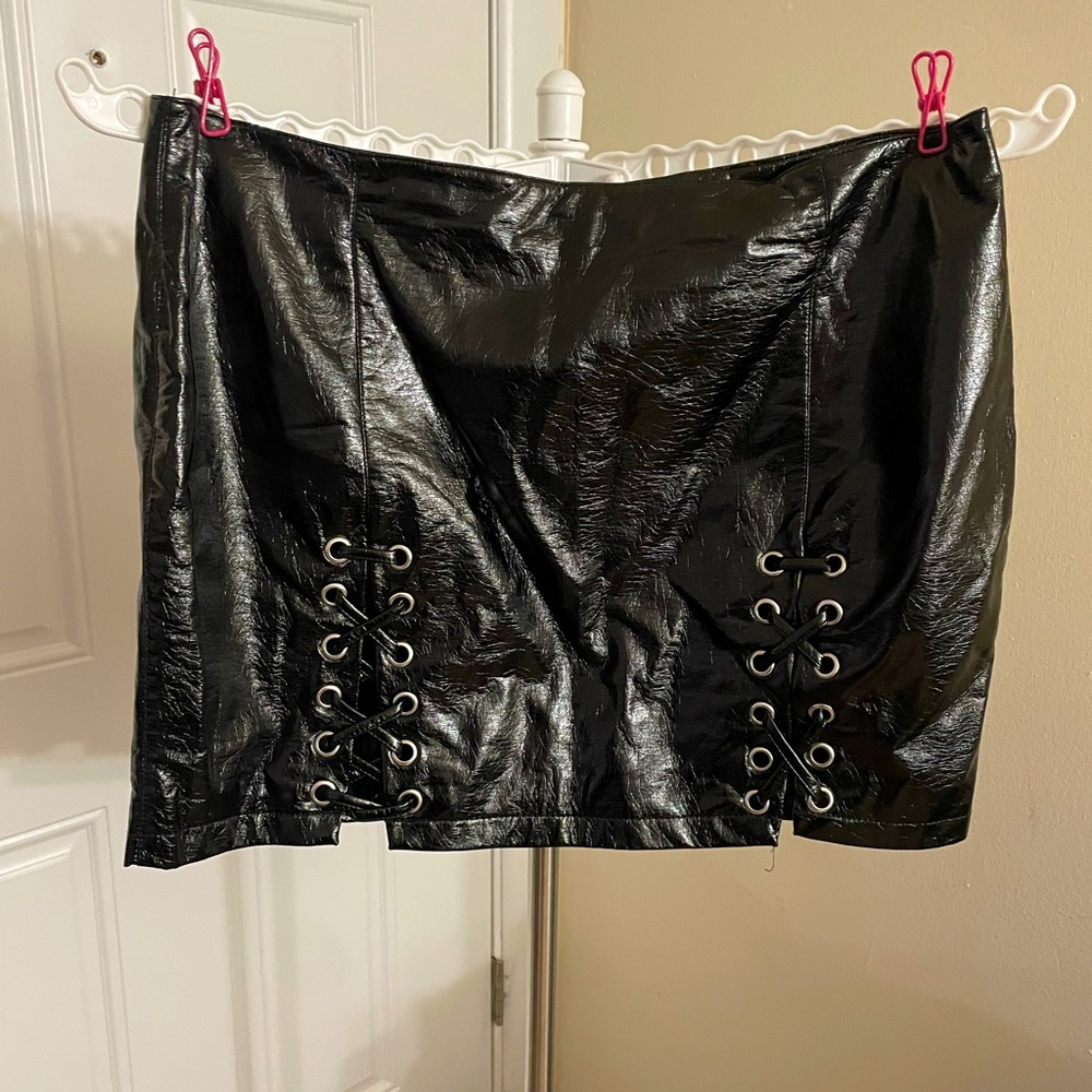 Forever 21+ 2x Faux Patent Leather Mini Skirt